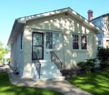 6215 N Maplewood Ave., Chicago, IL 60659