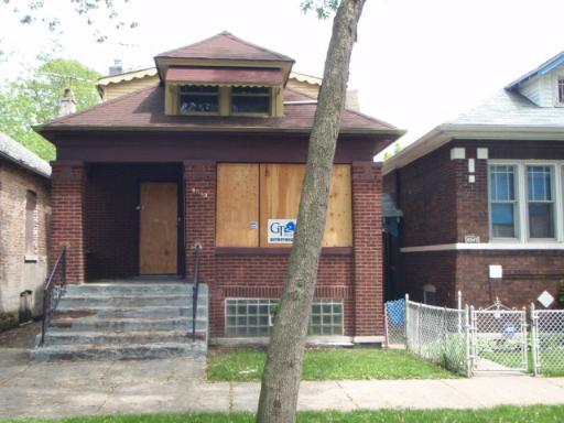 8043 S Escanaba Ave., Chicago, IL 60617
