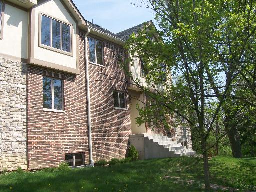 7885 Wolf Rd., Burr Ridge, IL 60522