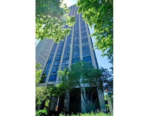 2650 N Lakeview Ave. #2102, Chicago, IL 60614