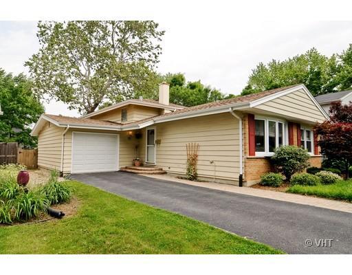678 Sheehan, Glen Ellyn, IL 60137
