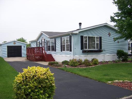 15 Bluebird Ln., Beecher, IL 60401