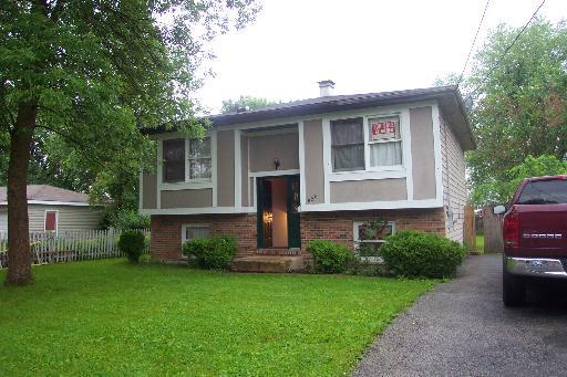 826 Gillete Ave., Aurora, IL 60505