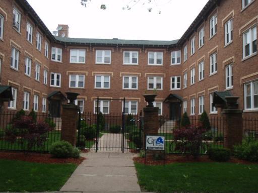 4814 W Hutchinson St. #2B, Chicago, IL 60641