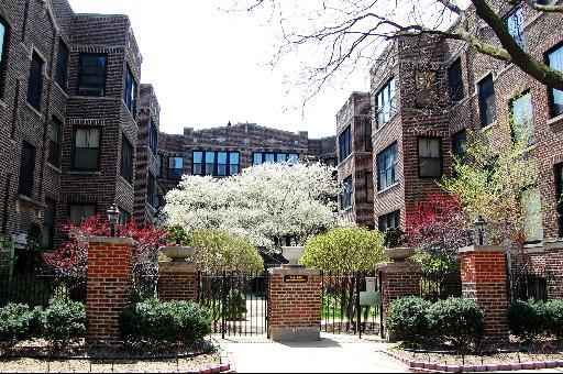 745 W Brompton St. #2, Chicago, IL 60657