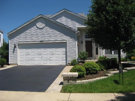 1997 Somerset Dr., Romeoville, IL 60446