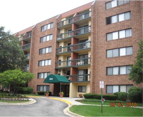 1840 Huntington Blvd. #606, Hoffman Estates, IL 60169