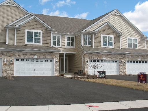 282 Wolverine Dr. #83, Oswego, IL 60543
