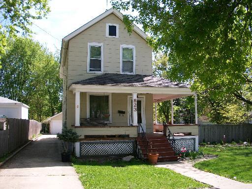 823 Front St., Aurora, IL 60505