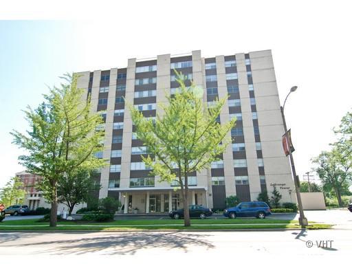 141 N Lagrange Rd. #204, La Grange, IL 60525