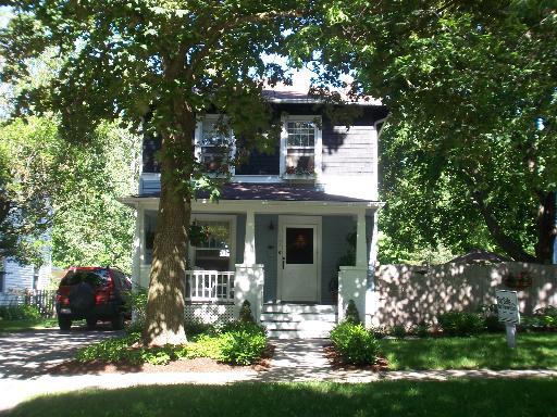 131 N Raymond Ave., Barrington, IL 60010
