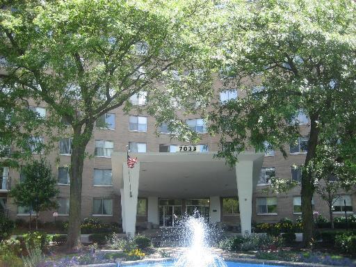 7033 N Kedzie Ave. #504, Chicago, IL 60645
