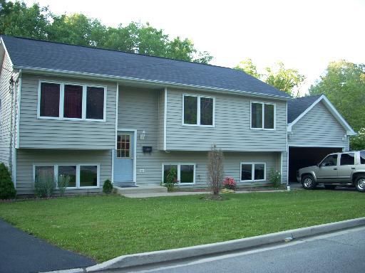 316 Shady Ln., Mundelein, IL 60060