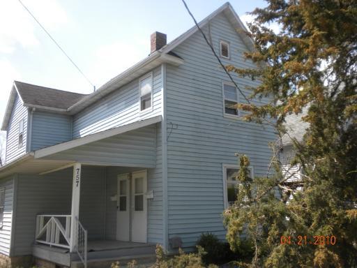 757 W Chestnut St., Freeport, IL 61032