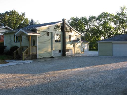 482 Charlotte Ave., Crystal Lake, IL 60014