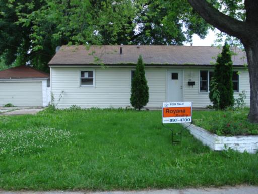 122 Fairway Rd., Carpentersville, IL 60110
