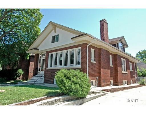 107 Geneva St., Elgin, IL 60123