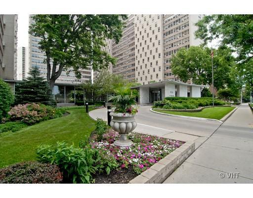3950 N Lake Shore Dr. #1402, Chicago, IL 60613