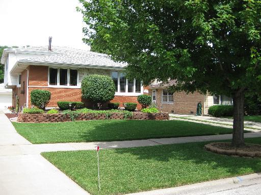 10328 S Karlov Ave., Oak Lawn, IL 60453