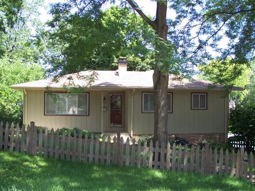 202 Siwiha Dr., Grayslake, IL 60030