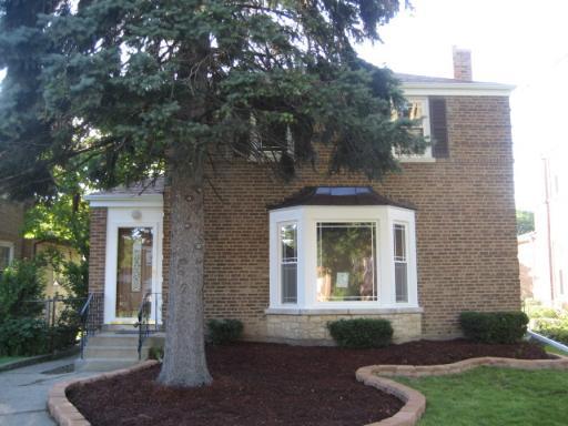 5233 N Olcott, Chicago, IL 60656