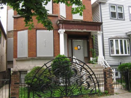 2520 N Fairfield Ave., Chicago, IL 60647