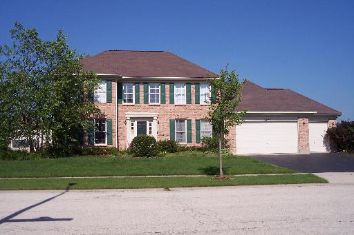 1820 Lawndale Dr., Algonquin, IL 60102