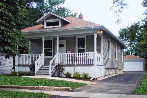 51 Elm Ave., Carpentersville, IL 60110