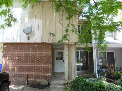 2055 Berkshire Cir. #B, Carpentersville, IL 60110