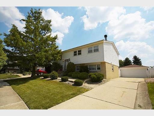 7437 W 165th St., Tinley Park, IL 60477
