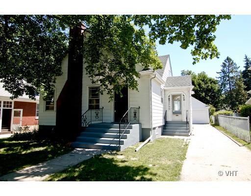 447 Oak St., Elgin, IL 60123