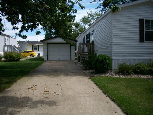 21 Meadowlark Ln., Beecher, IL 60401