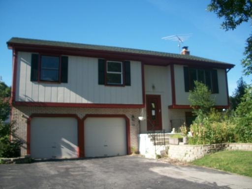 648 Chesapeake Dr., Bolingbrook, IL 60440