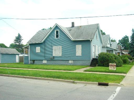 121 N Highland Ave., Aurora, IL 60506