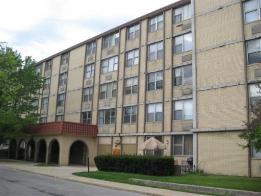 4351 W 76 St. #C101, Chicago, IL 60652