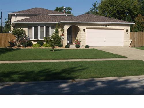 8200 Laramie Ave., Burbank, IL 60459