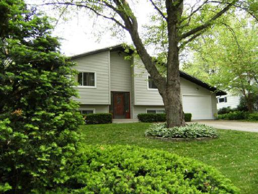 614 Woodridge Dr., Rockford, IL 61108