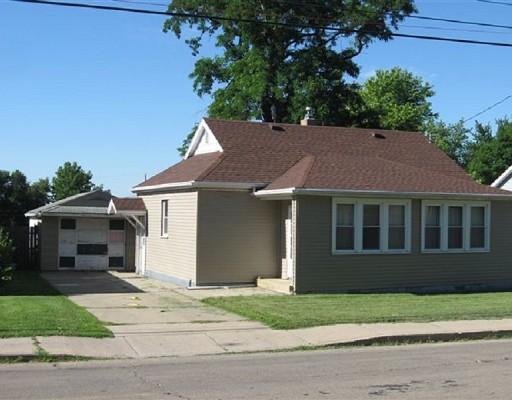 716 7th St., Peru, IL 61354