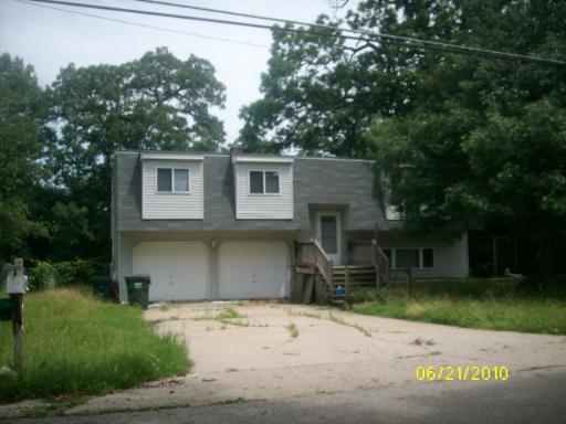 1277 Banbury Rd., Mundelein, IL 60060