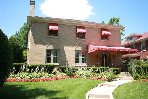 1037 N Elmwood Ave., Oak Park, IL 60302