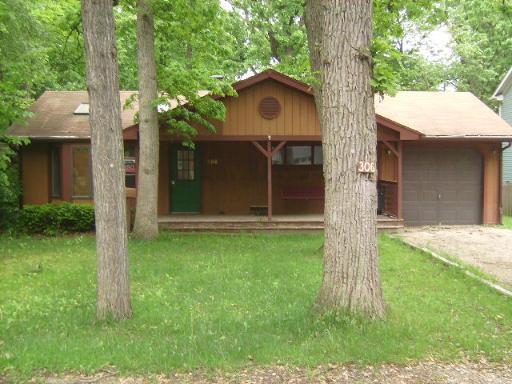 306 Wander Way Dr., Lake In The Hills, IL 60156
