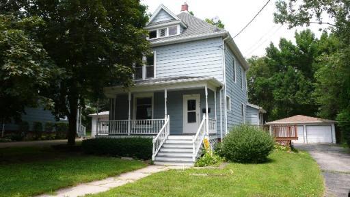 449 Center St., Woodstock, IL 60098