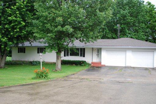 844 Inlet Rd., Amboy, IL 61310