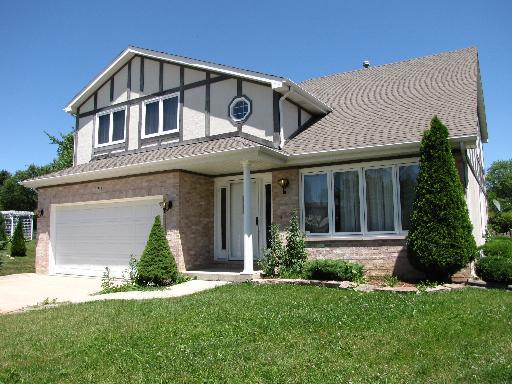 711 Charles Ct., Addison, IL 60101
