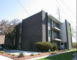 355 Bluff Ave. #1D, La Grange, IL 60525