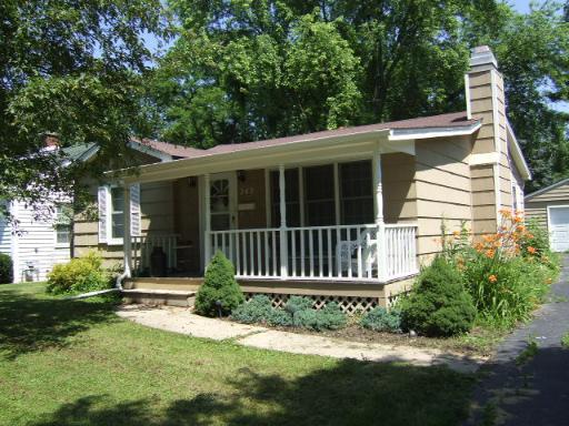 242 Walker Pl., Mundelein, IL 60060
