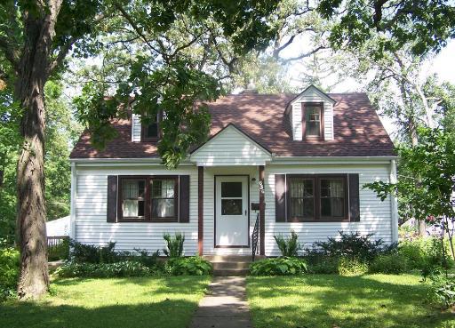 636 Ellwood Ave., Dekalb, IL 60115