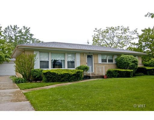 250 Woodville Ln., Schaumburg, IL 60193