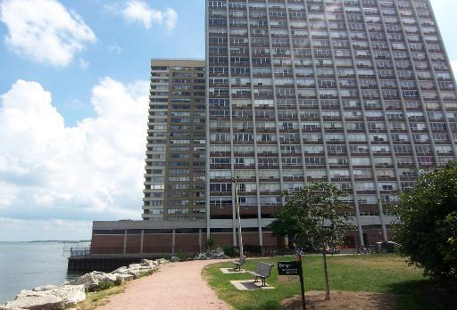 6171 N Sheridan Rd. #612, Chicago, IL 60660