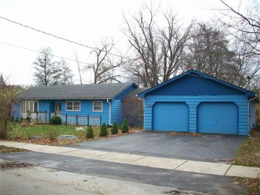 139 E First St., Braidwood, IL 60408